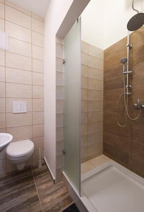 1 Bedroom Flat In Nyar Str., Central Budapeste Exterior foto